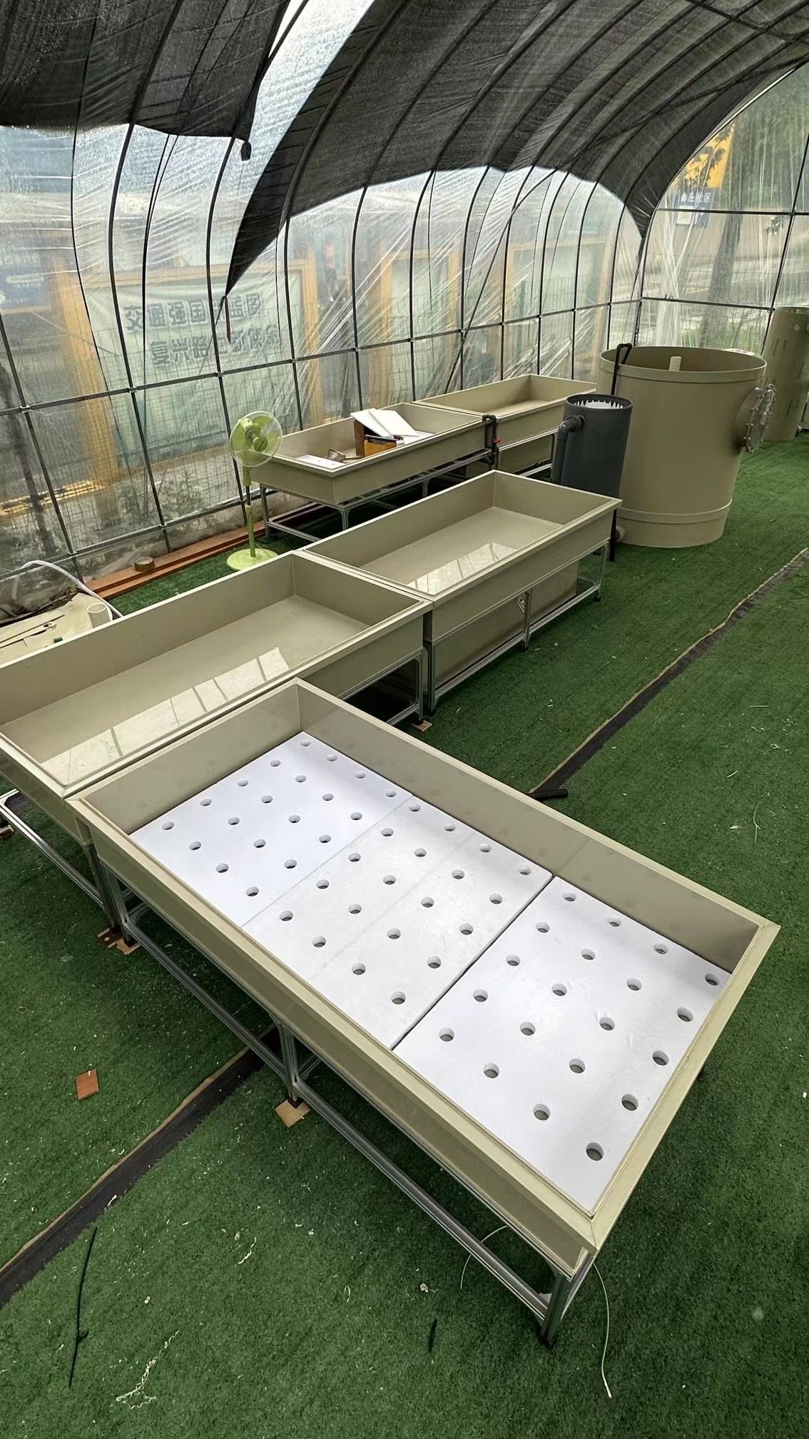 iAquaponic 1-Ton complete aquaponic system with fish tank and grow beds